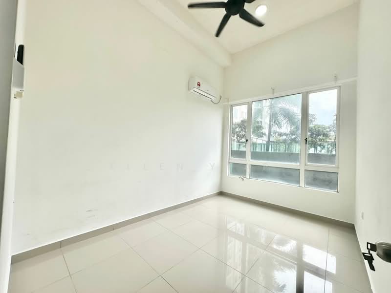 Service Residence for Sale at D'carlton (Residensi Seri Mega) - Ellen Yeap - Interior - PropertyGuru.com.my