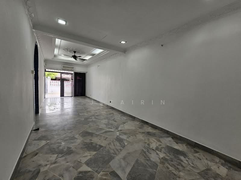 Rumah Teres untuk Dijual di Taman Rakan (Kajang) - M.J Zairin - Living Room - PropertyGuru.com.my