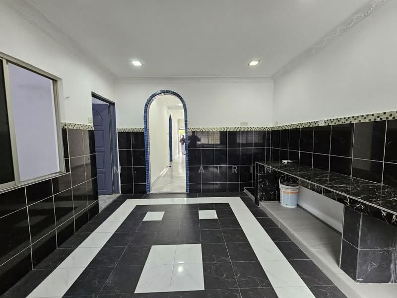 Rumah Teres untuk Dijual di Taman Rakan (Kajang) - M.J Zairin - Kitchen - PropertyGuru.com.my