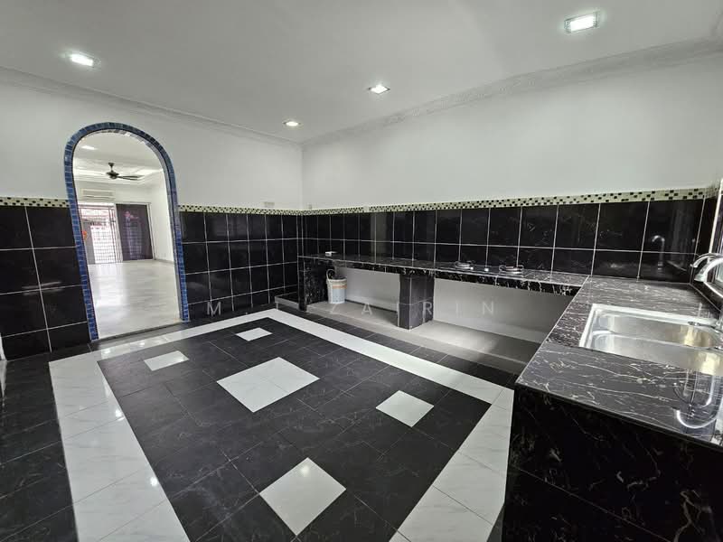 Rumah Teres untuk Dijual di Taman Rakan (Kajang) - M.J Zairin - Kitchen - PropertyGuru.com.my