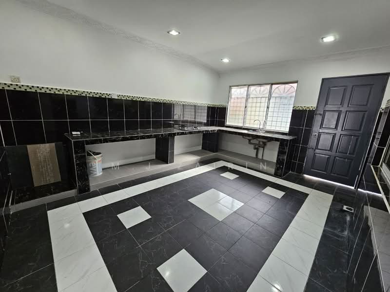 Rumah Teres untuk Dijual di Taman Rakan (Kajang) - M.J Zairin - Kitchen - PropertyGuru.com.my