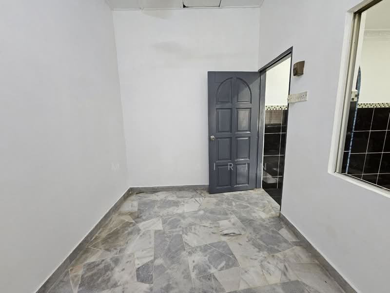 Rumah Teres untuk Dijual di Taman Rakan (Kajang) - M.J Zairin - Interior - PropertyGuru.com.my
