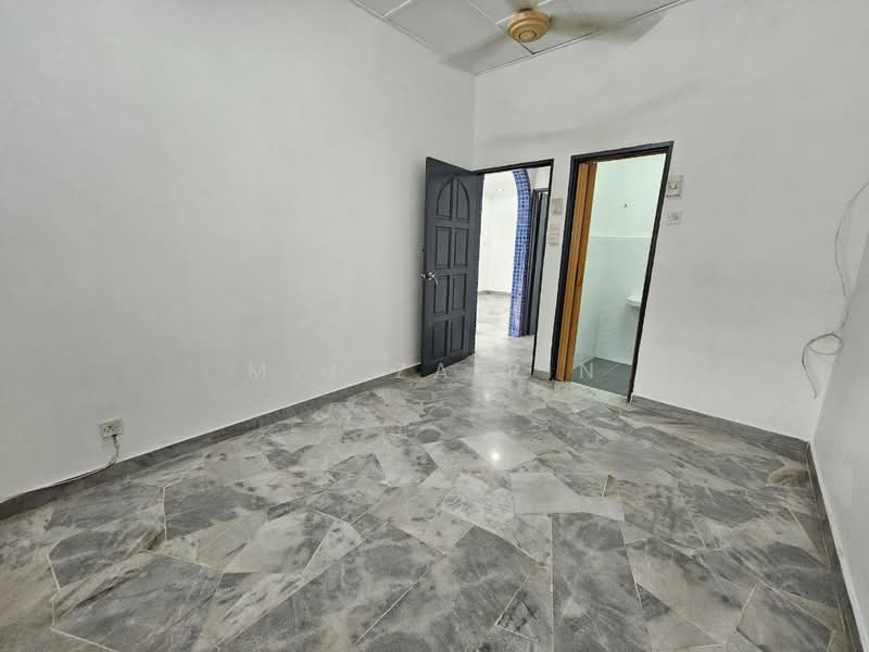 Rumah Teres untuk Dijual di Taman Rakan (Kajang) - M.J Zairin - Interior - PropertyGuru.com.my