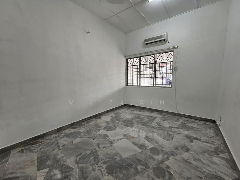 Rumah Teres untuk Dijual di Taman Rakan (Kajang) - M.J Zairin - Interior - PropertyGuru.com.my