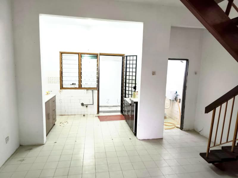 Taman Sri Gombak untuk Untuk Dijual - RM 399,000, Mac 2026 - Kitchen - PropertyGuru.com.my