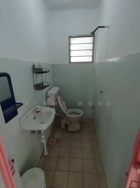 Desa Sri Puteri B untuk Untuk Dijual - RM 208,000, Mac 2026 - Bathroom - PropertyGuru.com.my