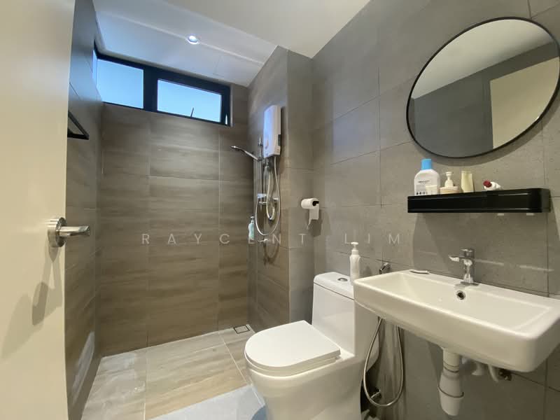 Service Residence for Sale at Vivo Executive Apartment - Raycent Lim - Bathroom - PropertyGuru.com.my