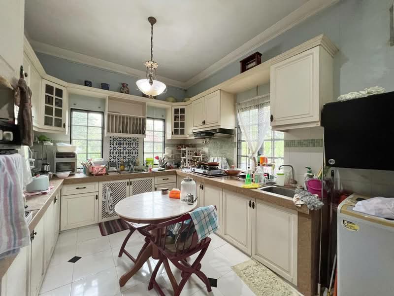 Bungalow for Sale in Seksyen 8 (Kota Damansara) - Afiqah . - Kitchen - PropertyGuru.com.my