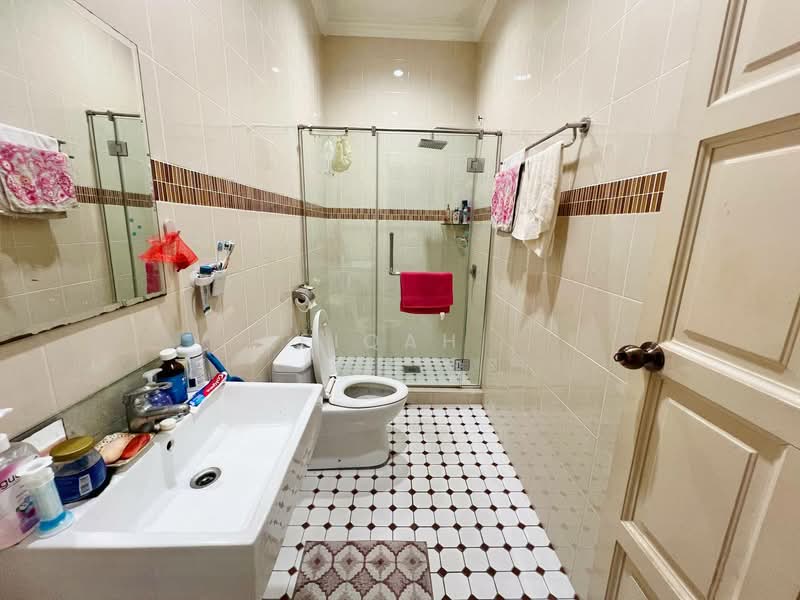 Bungalow for Sale in Seksyen 8 (Kota Damansara) - Afiqah . - Bathroom - PropertyGuru.com.my