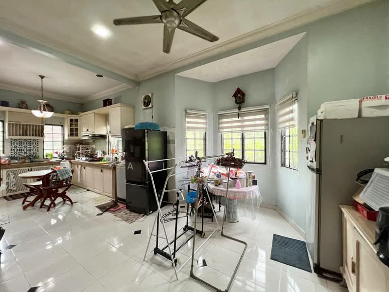 Bungalow for Sale in Seksyen 8 (Kota Damansara) - Afiqah . - Kitchen - PropertyGuru.com.my