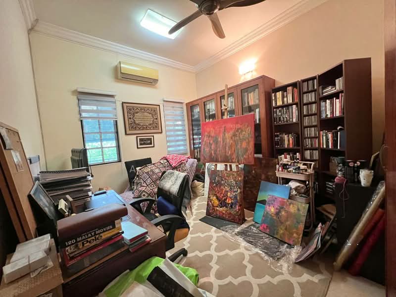 Bungalow for Sale in Seksyen 8 (Kota Damansara) - Afiqah . - Study - PropertyGuru.com.my