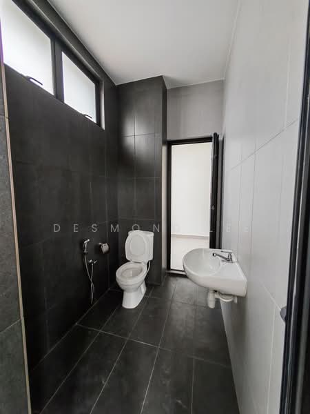 2-storey Terraced House for Sale in Taman Mount Austin (Tebrau) - Desmond Lee - Bathroom - PropertyGuru.com.my