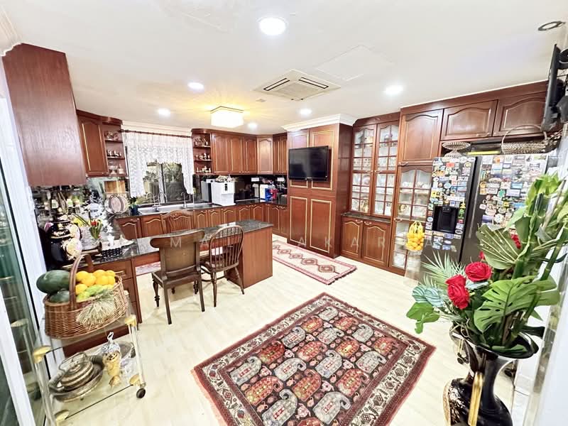 Semi-Detached House for Sale in Subang Jaya (Selangor) - Akmal Zakaria - Kitchen - PropertyGuru.com.my