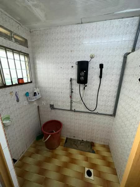 Taman Sri Pulai untuk Untuk Dijual - RM 350,000, Feb 2026 - Bathroom - PropertyGuru.com.my