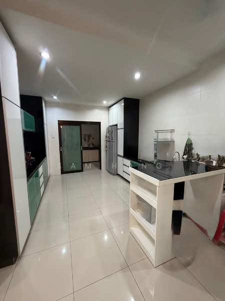 Semi-Detached House for Sale in Setia Alam (Selangor) - Sam Hong - Kitchen - PropertyGuru.com.my