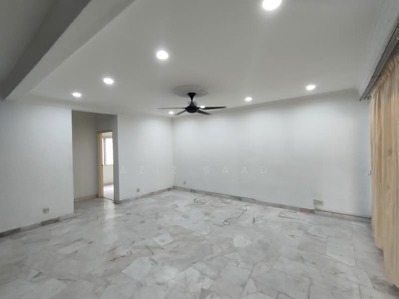 Taman Rawang Perdana untuk Untuk Disewa - RM 1,400 /bulan, Mac 2026 - Living Room - PropertyGuru.com.my