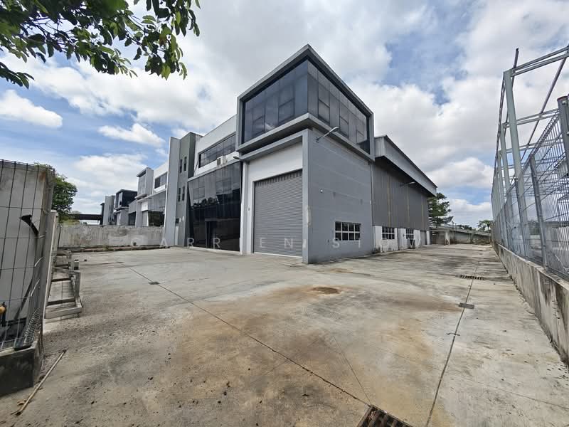Semi-D Factory for Rent in Taman Desa Cemerlang (Ulu Tiram) - Carrien Siow - Exterior - PropertyGuru.com.my