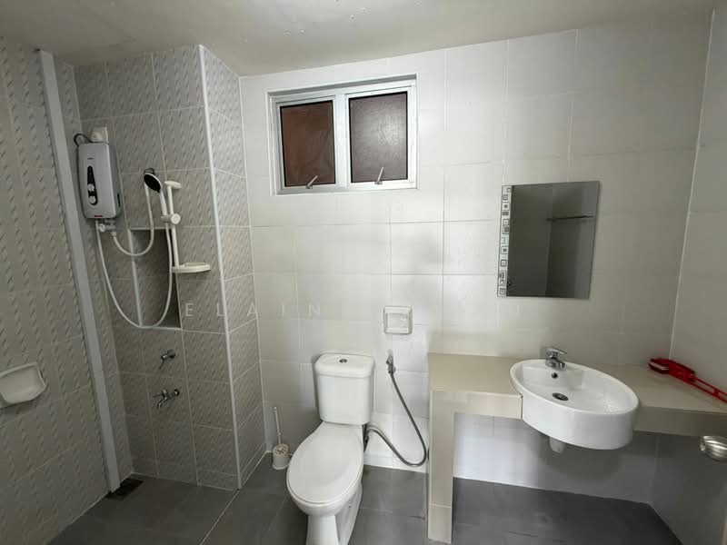 Austin Suites (Permata Austin) untuk Untuk Disewa - RM 1,800 /bulan, Feb 2026 - Bathroom - PropertyGuru.com.my
