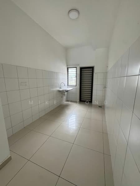 Rumah Teres 2 Tingkat untuk Dijual di Bandar Rimbayu (Telok Panglima Garang) - Mike Leong - Kitchen - PropertyGuru.com.my