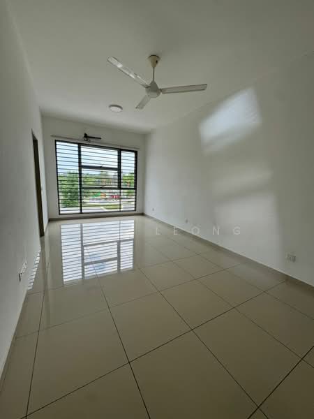 Rumah Teres 2 Tingkat untuk Dijual di Bandar Rimbayu (Telok Panglima Garang) - Mike Leong - Living Room - PropertyGuru.com.my