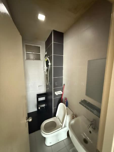 Apartment for Rent at Nusa Heights (Nusa Puncak) - James Tan - Bathroom - PropertyGuru.com.my