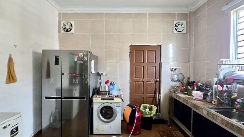 2-storey Terraced House for Sale in Bandar Baru Bangi (Selangor) - Akmal Zakaria - Kitchen - PropertyGuru.com.my