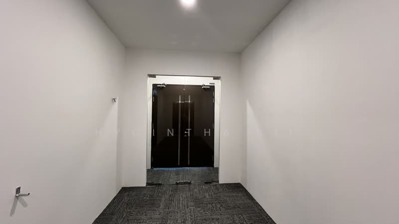 Office for Rent in Seksyen U1 (Glenmarie) - Hycintha Sii - Corridor - PropertyGuru.com.my