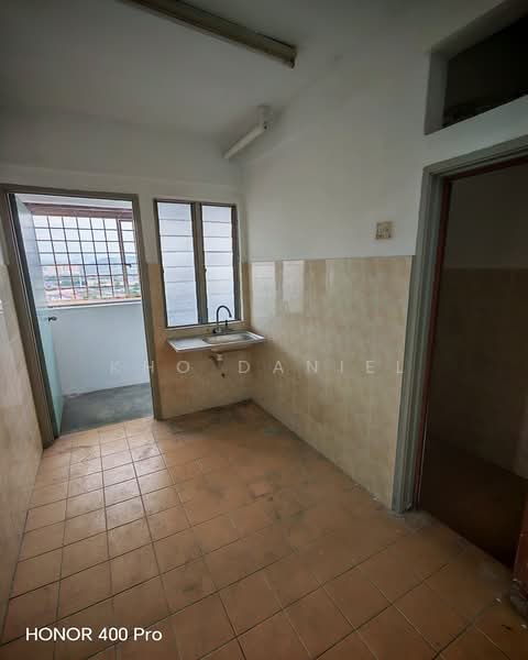 Apartment for Sale at Pandan Ria (Block A & B) - Kho Daniel - Kitchen - PropertyGuru.com.my