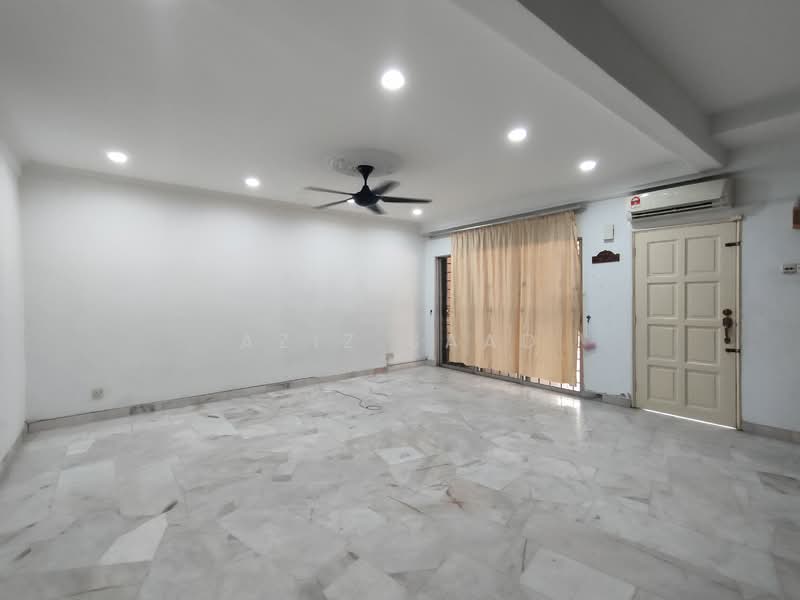 Rawang Perdana untuk Untuk Disewa - RM 1,400 /bulan, Mac 2026 - Living Room - PropertyGuru.com.my