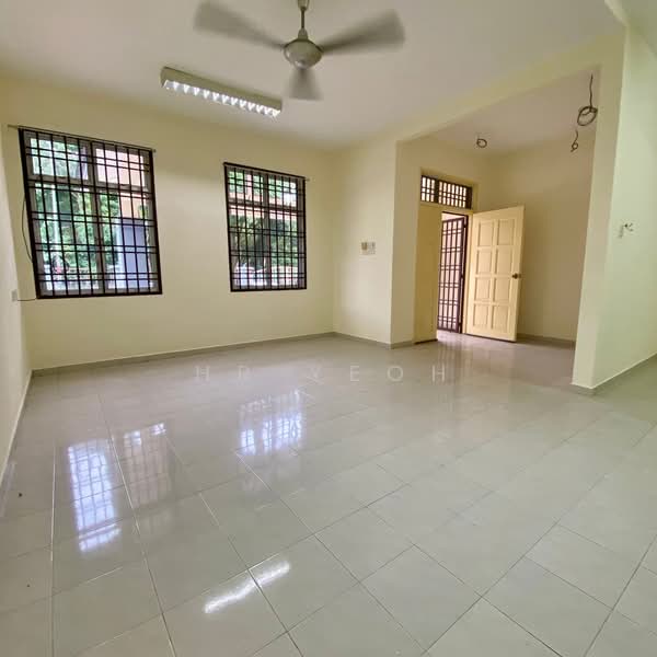 Taman Setia Indah untuk Untuk Dijual - RM 760,000, Feb 2026 - Living Room - PropertyGuru.com.my