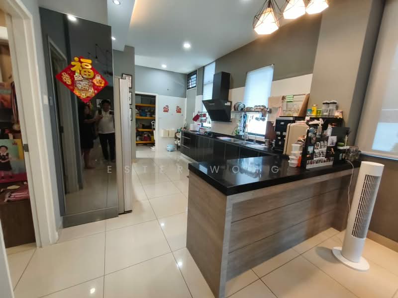 Cluster House for Sale in Bandar Cemerlang (Ulu Tiram) - Ester Wong - Kitchen - PropertyGuru.com.my