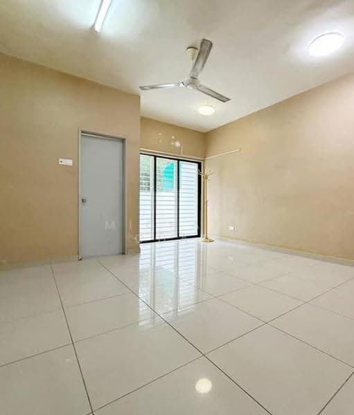 Rumah Bandar untuk Dijual di Bandar Bukit Puchong 2 (Puchong) - Michael Chan - Living Room - PropertyGuru.com.my