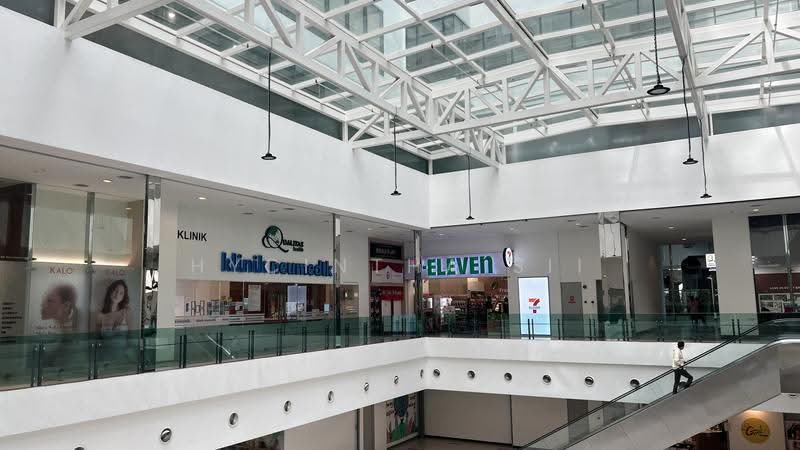 Pejabat untuk Disewa di Seksyen U1 (Glenmarie) - Hycintha Sii - Exterior - PropertyGuru.com.my