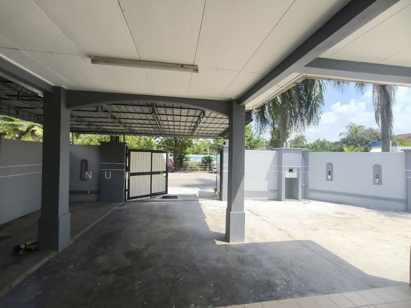 1.5-storey Terraced House for Sale in Bukit Raja (Selangor) - Nur Alia Omar - Exterior - PropertyGuru.com.my