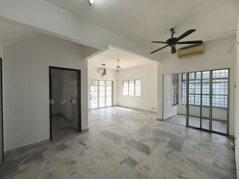 1.5-storey Terraced House for Sale in Bukit Raja (Selangor) - Nur Alia Omar - Living Room - PropertyGuru.com.my