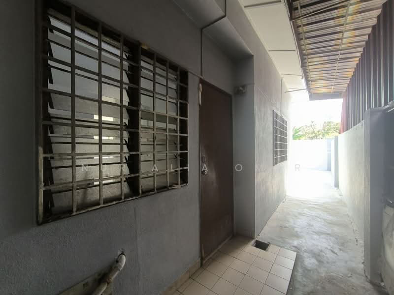 1.5-storey Terraced House for Sale in Bukit Raja (Selangor) - Nur Alia Omar - Exterior - PropertyGuru.com.my