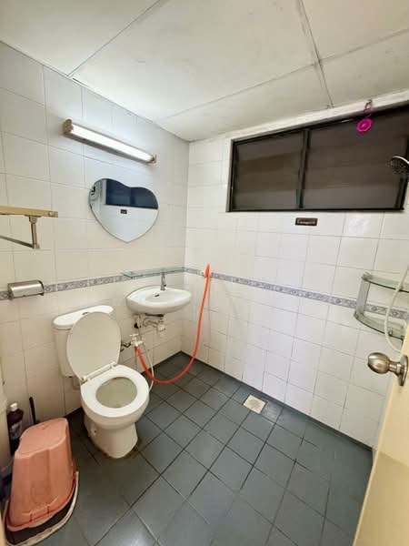 Bangsar Permai untuk Untuk Dijual - RM 409,000, Feb 2026 - Bathroom - PropertyGuru.com.my