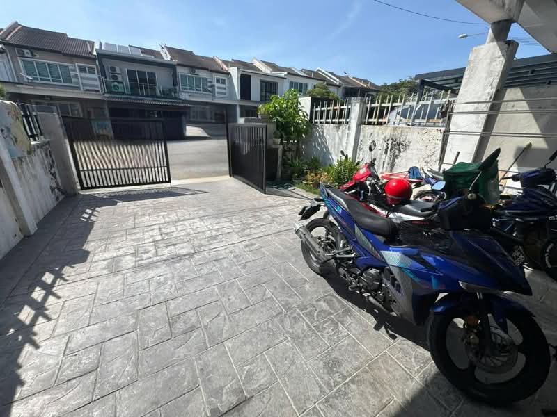 2-storey Terraced House for Sale in Bandar Teknologi Kajang (Kajang) - Mahirah . - Exterior - PropertyGuru.com.my