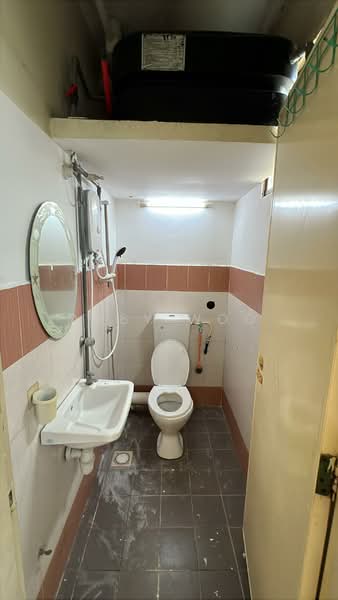 Pangsapuri Lagoon Perdana untuk Untuk Disewa - RM 1,300 /bulan, Feb 2026 - Bathroom - PropertyGuru.com.my