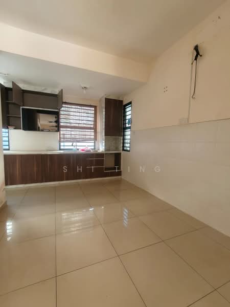 2-storey Terraced House for Sale in Bandar Tiram (Ulu Tiram) - Shi Ting - Kitchen - PropertyGuru.com.my