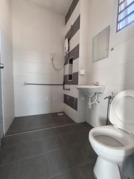 2-storey Terraced House for Sale in Bandar Tiram (Ulu Tiram) - Shi Ting - Bathroom - PropertyGuru.com.my
