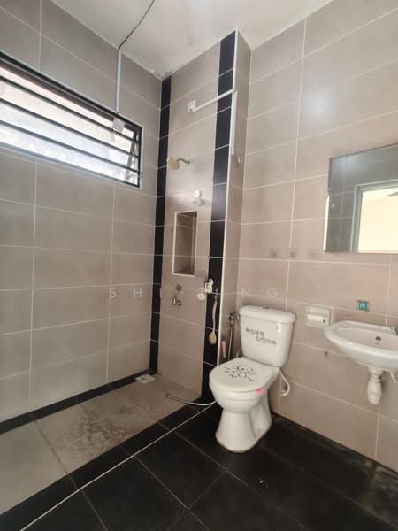2-storey Terraced House for Sale in Bandar Tiram (Ulu Tiram) - Shi Ting - Bathroom - PropertyGuru.com.my