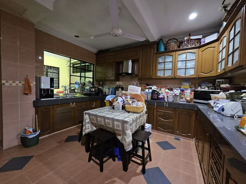 2-storey Terraced House for Sale in Seksyen 1 Wangsa Maju (Wangsa Maju) - M.J Zairin - Kitchen - PropertyGuru.com.my