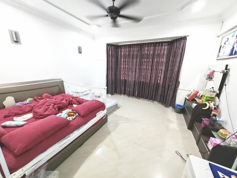 2-storey Terraced House for Sale in Taman Desa Jaya (Johor Bahru) - Yik Tat - Bedroom - PropertyGuru.com.my