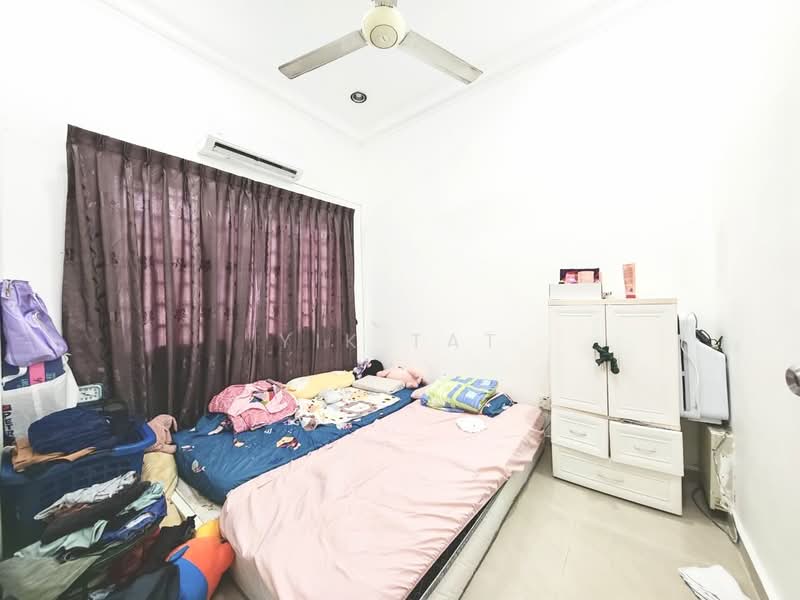 2-storey Terraced House for Sale in Taman Desa Jaya (Johor Bahru) - Yik Tat - Bedroom - PropertyGuru.com.my