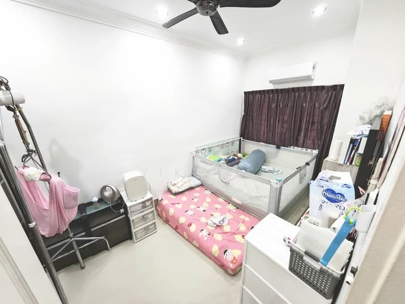 2-storey Terraced House for Sale in Taman Desa Jaya (Johor Bahru) - Yik Tat - Bedroom - PropertyGuru.com.my