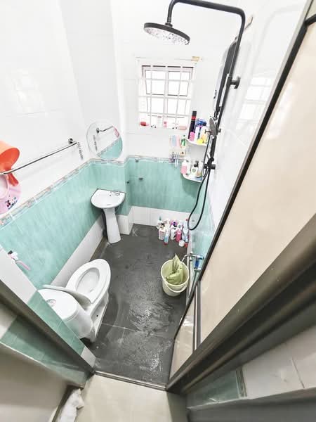 2-storey Terraced House for Sale in Taman Desa Jaya (Johor Bahru) - Yik Tat - Bathroom - PropertyGuru.com.my