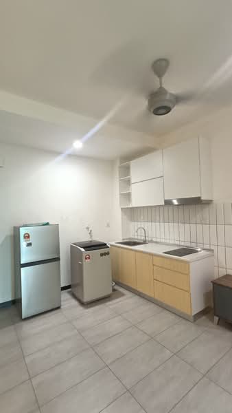 Sensasi @ Utropolis untuk Untuk Disewa - RM 1,100 /bulan, Feb 2026 - Kitchen - PropertyGuru.com.my