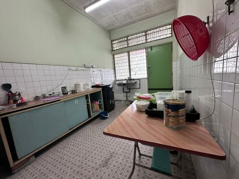 Taman Pelangi untuk Untuk Dijual - RM 728,000, Feb 2026 - Kitchen - PropertyGuru.com.my