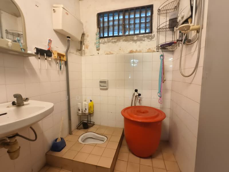 Factory for Sale in Senai (Johor) - John Choo - Bathroom - PropertyGuru.com.my